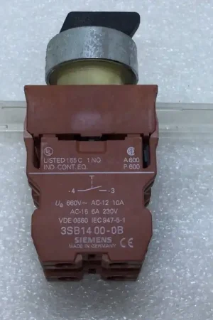 Direct From Manufacturer Siemens 3SB14 00-0B Selector Switch 3-Position Left Maintain Right Momentary AC-12 10 Amp AC-15 6 Amp 230V