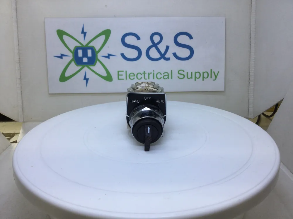 Exclusive Offer Schneider Electric 9001 KA-1 SERIES K Contact Block Assembly w/ Selector Switch