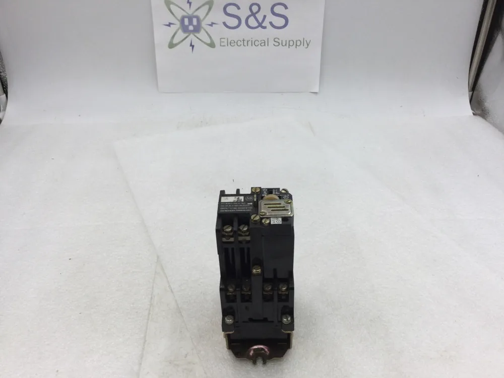 Allen-Bradley 700-NT Pneumatic Timing Relay Unit Series C Includes 700-NT400A1 AC Relay and 700-NT400A1 Ser.C AC Relay with Pneumatic Time Delay Unit Bargain