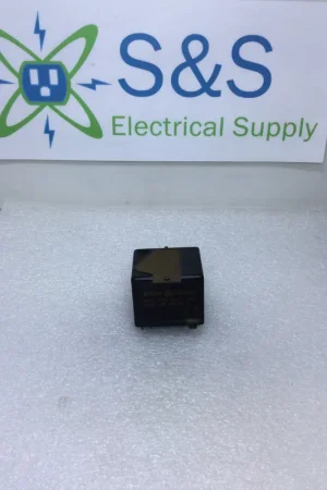 Clearance GE General Electric 3ARR3 J19V4 230 VAC Relay